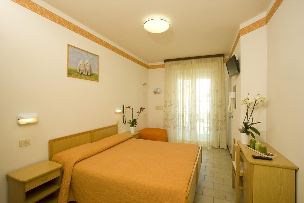 Hotel Consuelo Riccione Camera foto